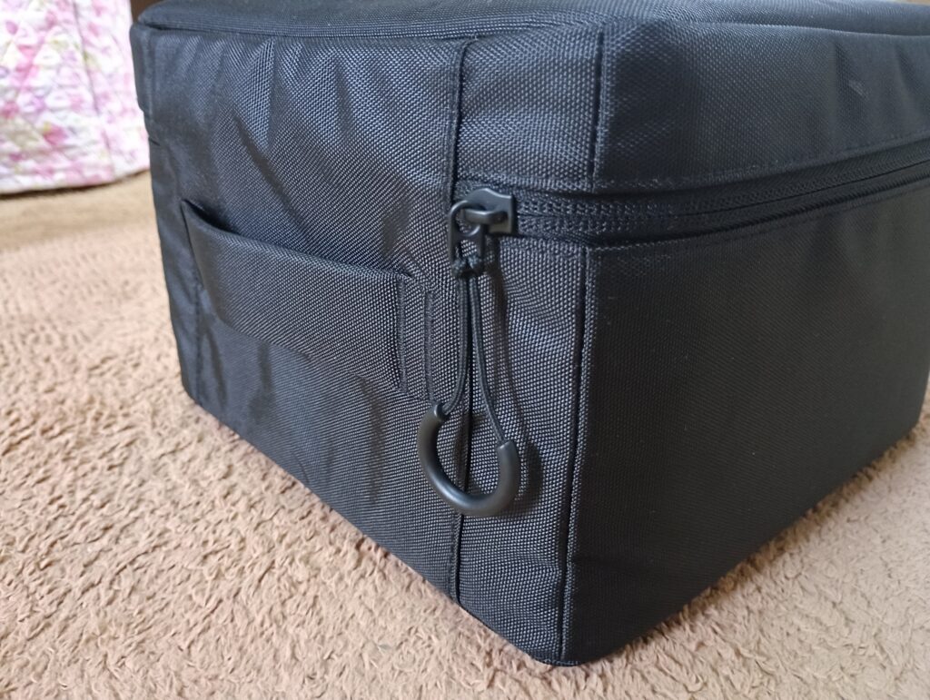 Nintendo Switch2 オールインボックス2の開閉用チャック部分の写真