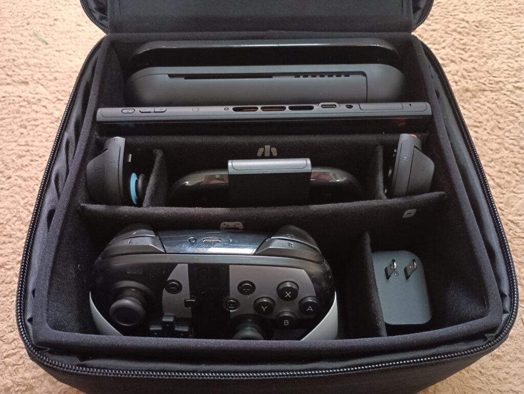 Nintendo Switch2本体と周辺機器をオールインボックスに収納した様子